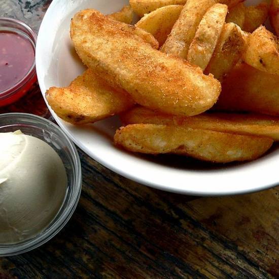 Wedges with Sour Cream &Sweet Chilli sauce