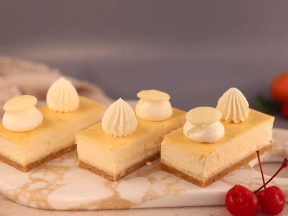 Baked Cheesecake Slice