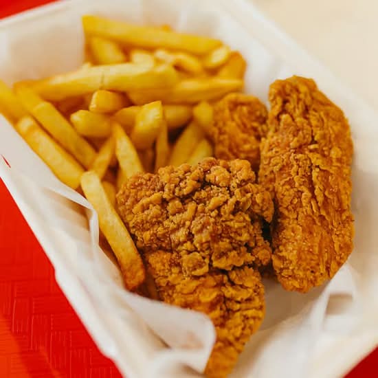 Kids Chicken Tenders & Chips