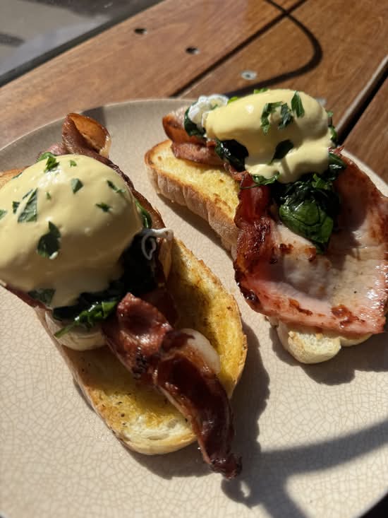 Eggs Benedict