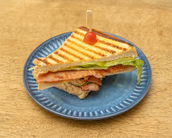 Bacon, Lettuce, Tomato and Cheese (BLTC) Sandwich