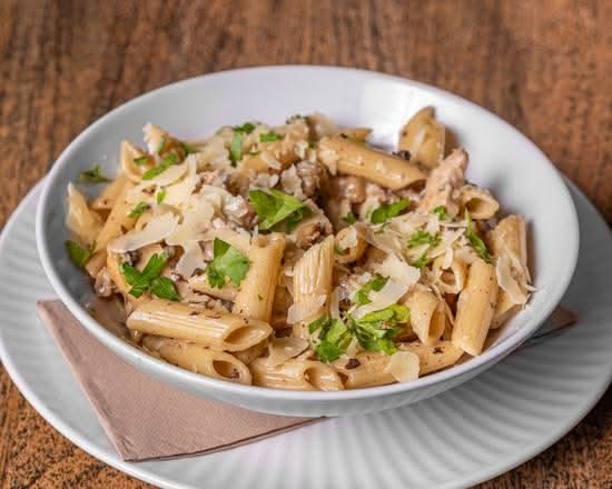 Creamy Mushroom and Chicken Pasta