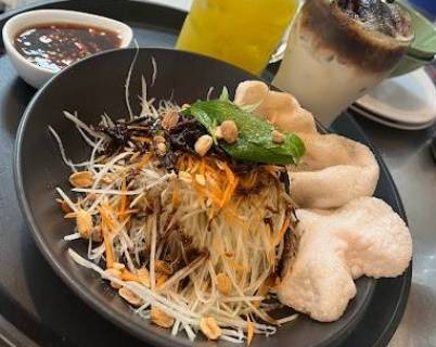 Special Papaya Beef Salad