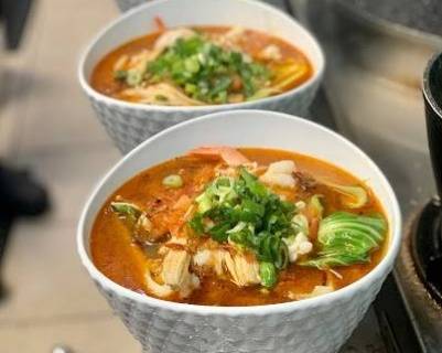 Tom yum noodle soup