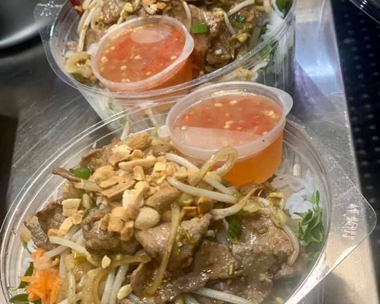 Stir Fried Marinated Beef Vermicelli Salad