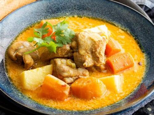 RED CHICKEN CURRY