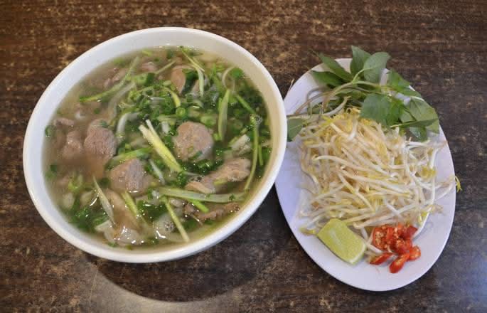 Special Beef Noodle Soup (Phở Đặc Biệt)