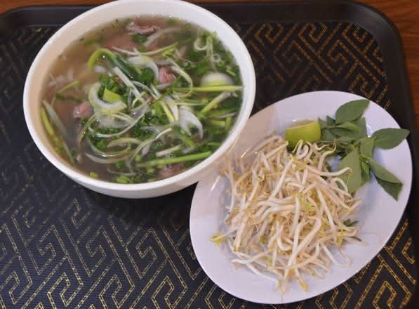 Rare Beef Noodle Soup (Phở Tái)