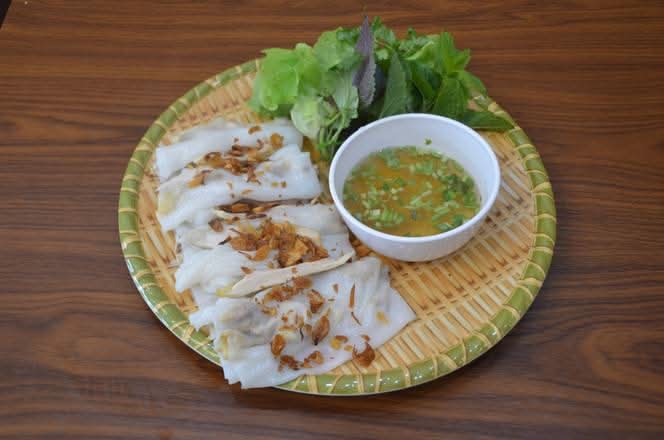 Steamed Rice Noodle Rolls with Free Range Chicken (Bánh Cuốn Gà)