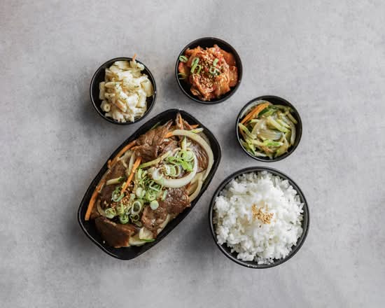 Bulgogi Beef Stir-Fry 불고기