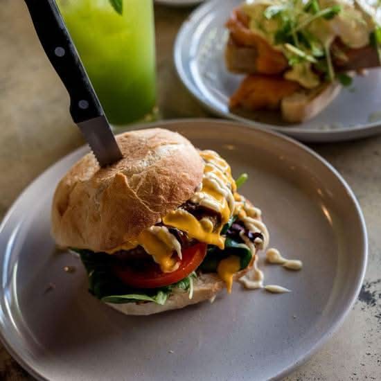 Drip Beef Burger With Chips