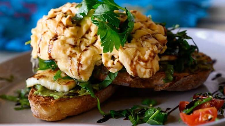Haloumi Smashed Avocado