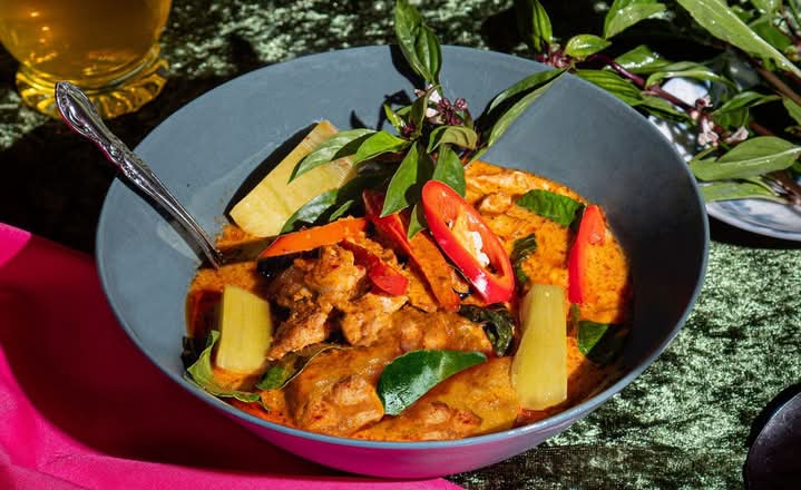RED CURRY