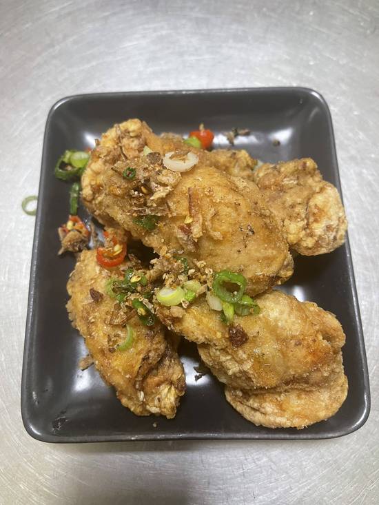 Salt and Pepper Chicken Wing ( 6 Pcs )