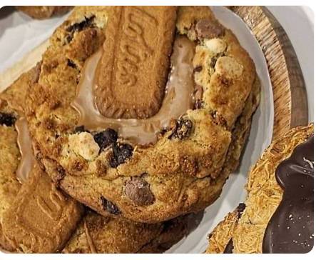 Gooey Biscoff Cookie
