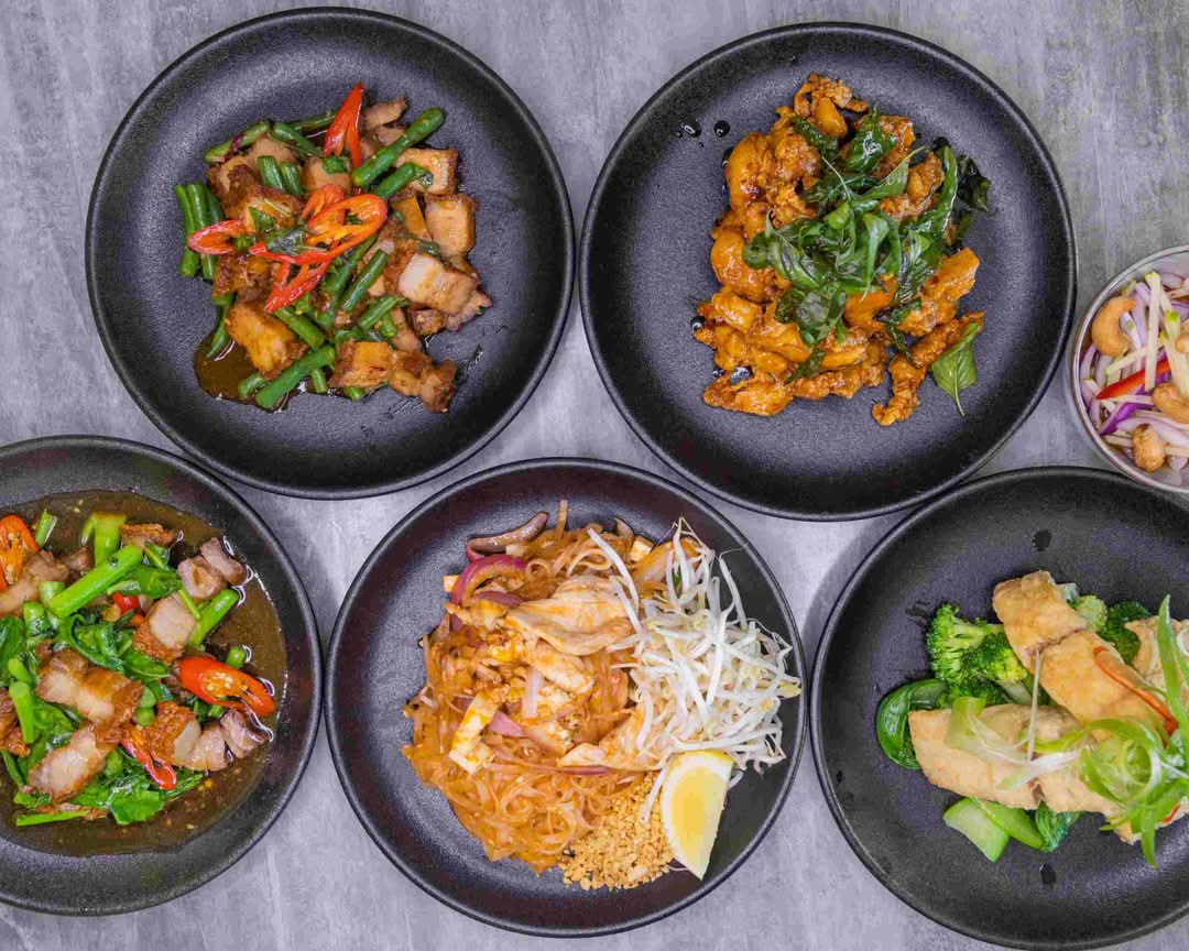 Paruay Thai restaurant Budgewoi cover
