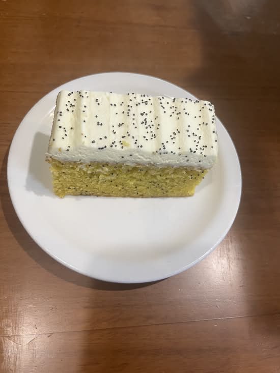 Orange slice with poppyseed