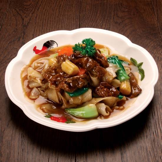 N21 Fried Flat Noodles w Beef in Oyster Sauce