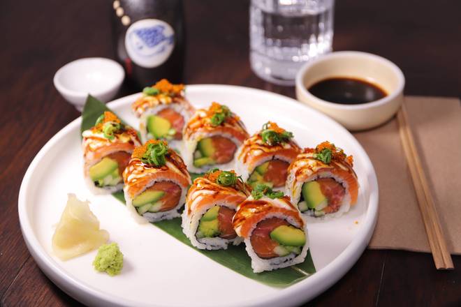 Aburi (Grilled) Salmon Roll