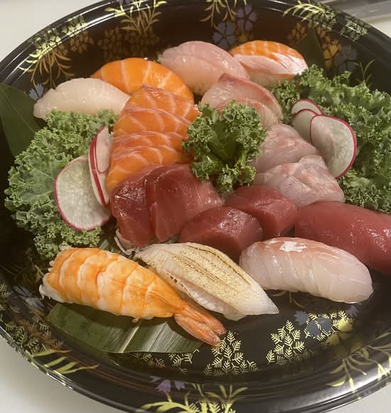 DokiDoki Sushi & Sashimi Platter