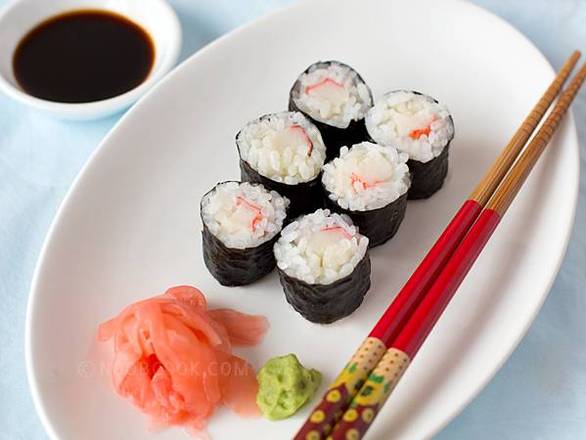 Small Crab Meat Sushi Roll