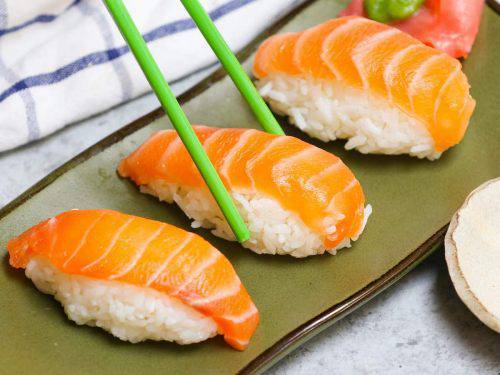 Salmon Nigiri (A)