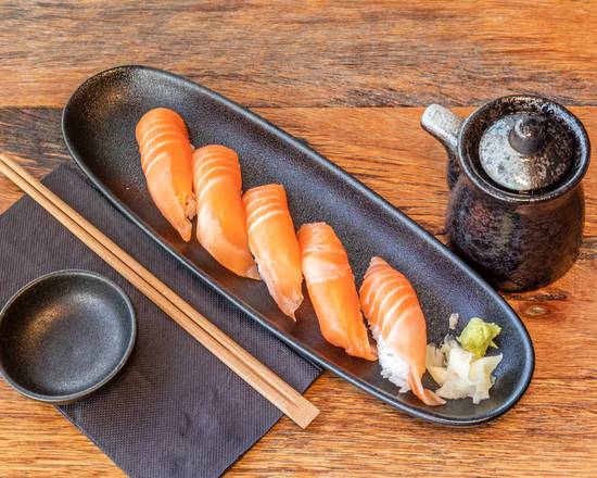 Salmon Nigiri