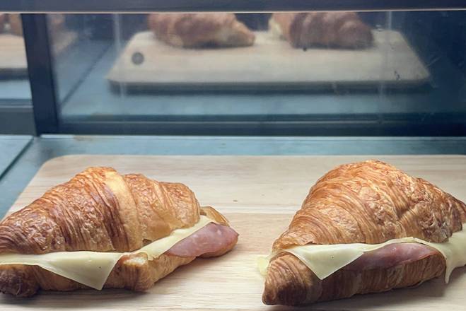Ham and Cheese croissant