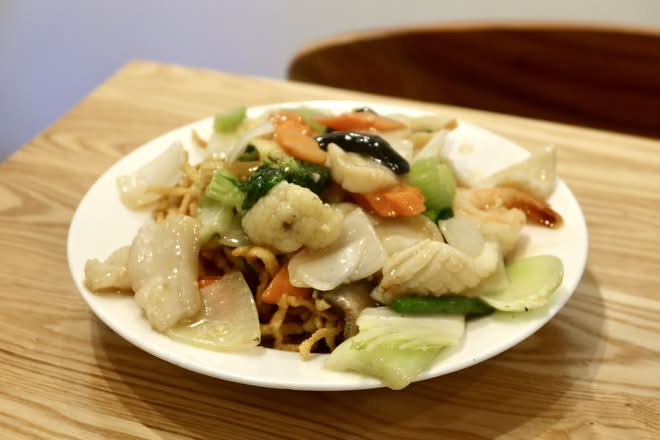 Seafood Fried Egg Noodles