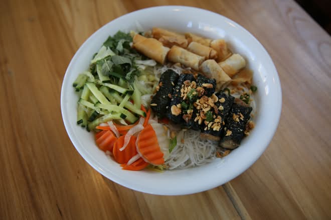 Rice Vermicelli with Beef Lalop