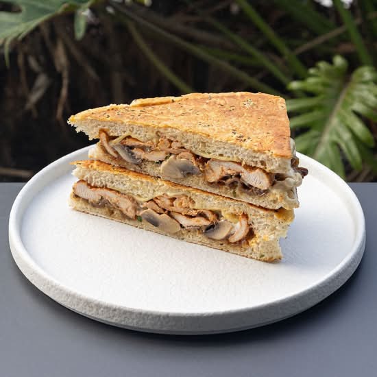 GRILLED CHICKEN & MUSHROOM TOASTIE