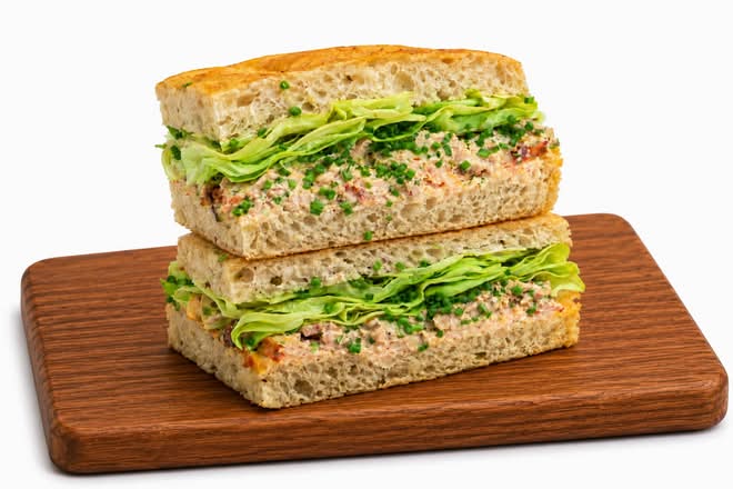Spicy Tuna Waldorf