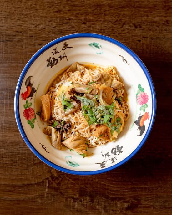 Mi Tron Pha Lau Noodles
