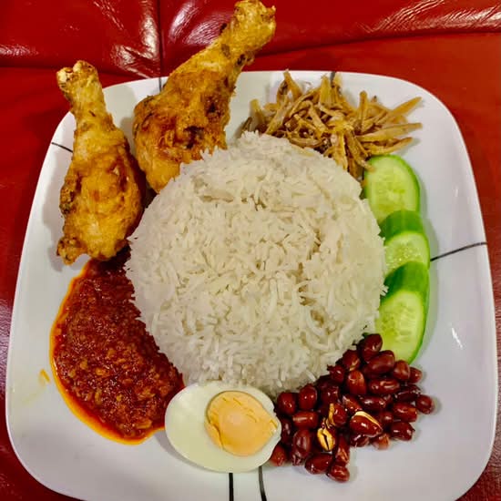 Nasi Lemak Chicken/Beef