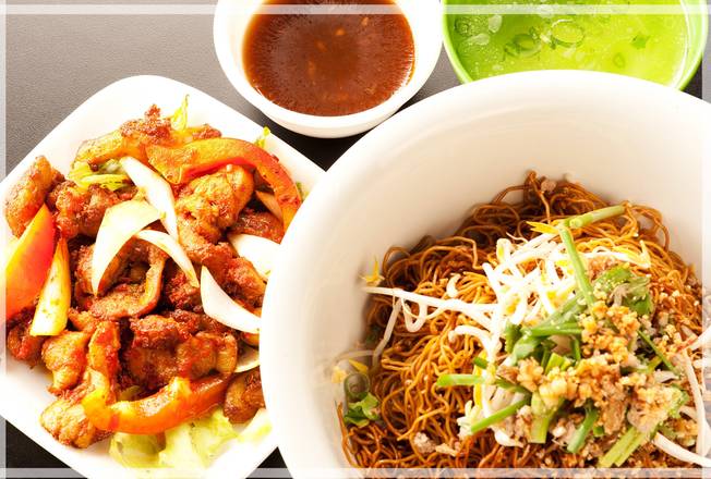 24 Dry Noodle with Lemongrass Chili Chicken
