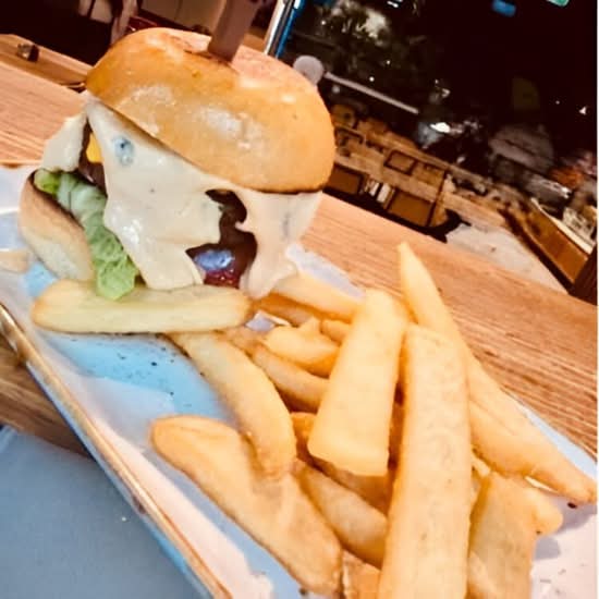 Vegetarian Burger (V)