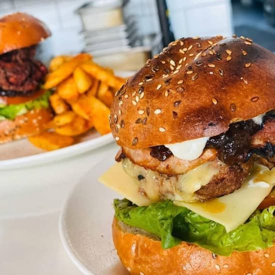 Cheese Burger (H)