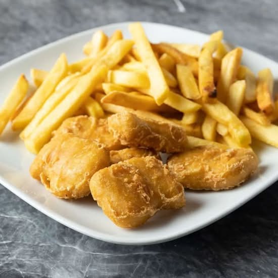 Kids Chicken Nuggets With Chips