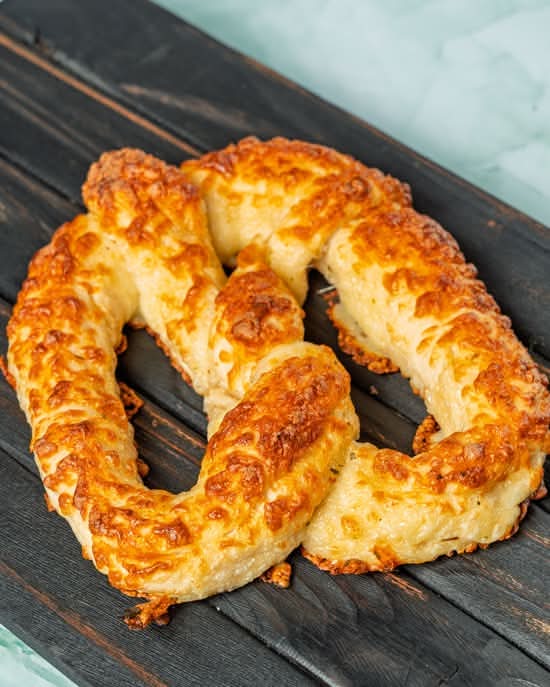 Cheese Melt Baked Cheese Pretzel