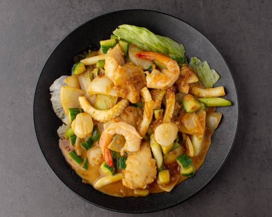 E14S. Seafood Combination in Satay Sauce