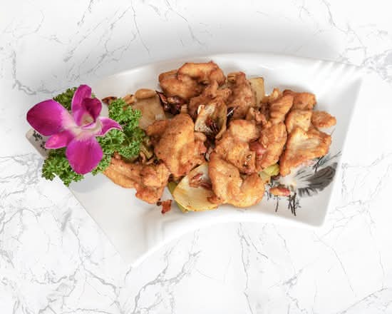 Spicy Chicken with Peanut and Onion Dim Sum
