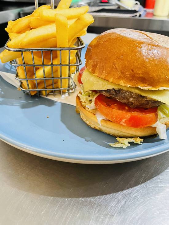 Beef Burger w/Chips