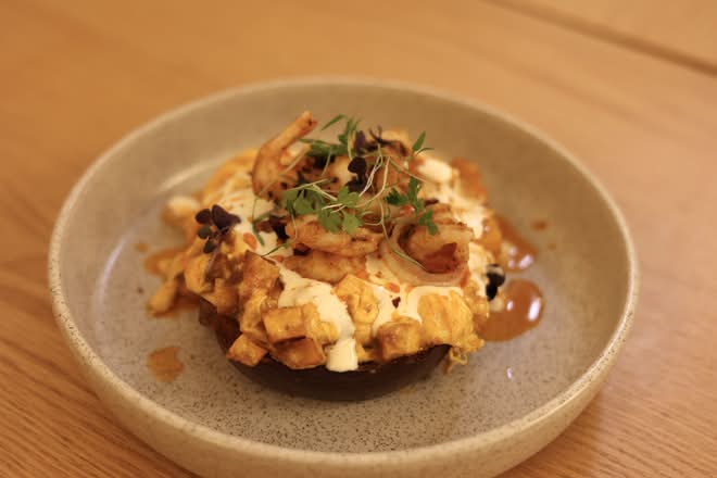 CHILLI PRAWNS SCRAMBLED EGG