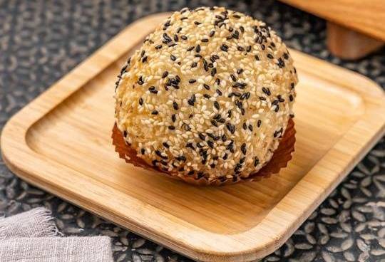 Sesame Ball with Black Sesame Paste
