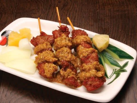 205 Satay Chicken with Peanut Sauce (3 skewers)(U)