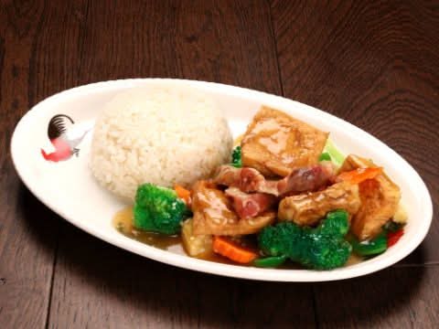 R21 Fried Bean Curd & crispy Pork in Oyster Sauce with Rice(U)