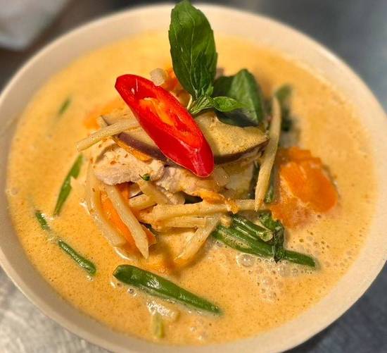 Home-style Red Curry (Gaeng Dang)