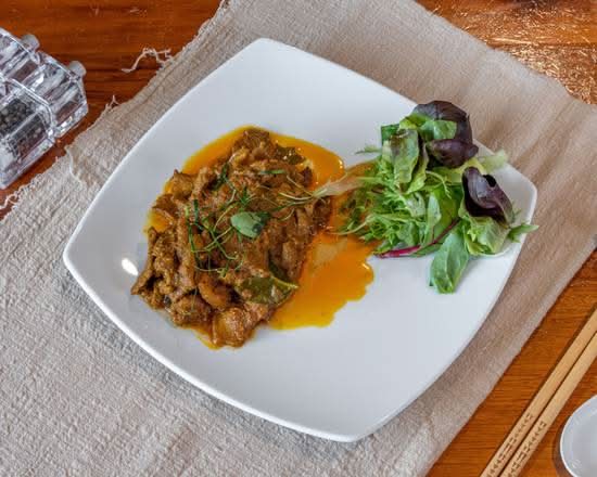 Spicy Red Curry with Pork( Kau Kling)
