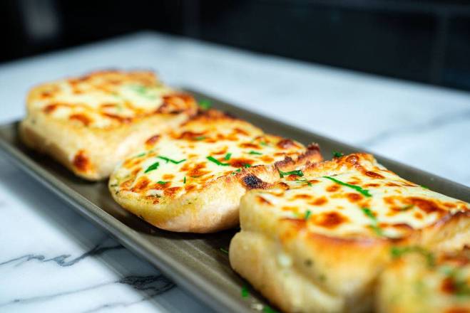 Cheesy Garlic Bread (V)