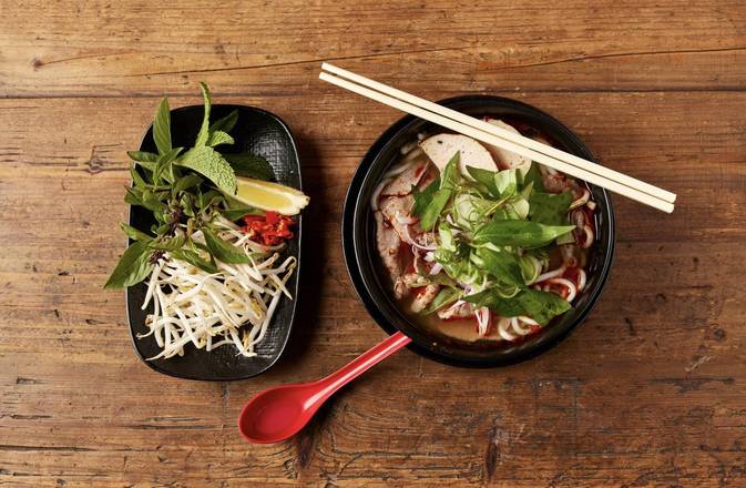 Bun Bo Hue (Spicy Beef Noodle Soup) (GF)